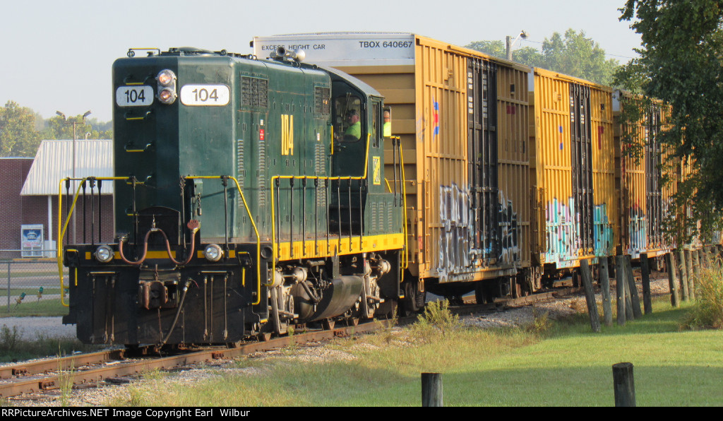 Ohio South Central Railroad (OSCR) 104